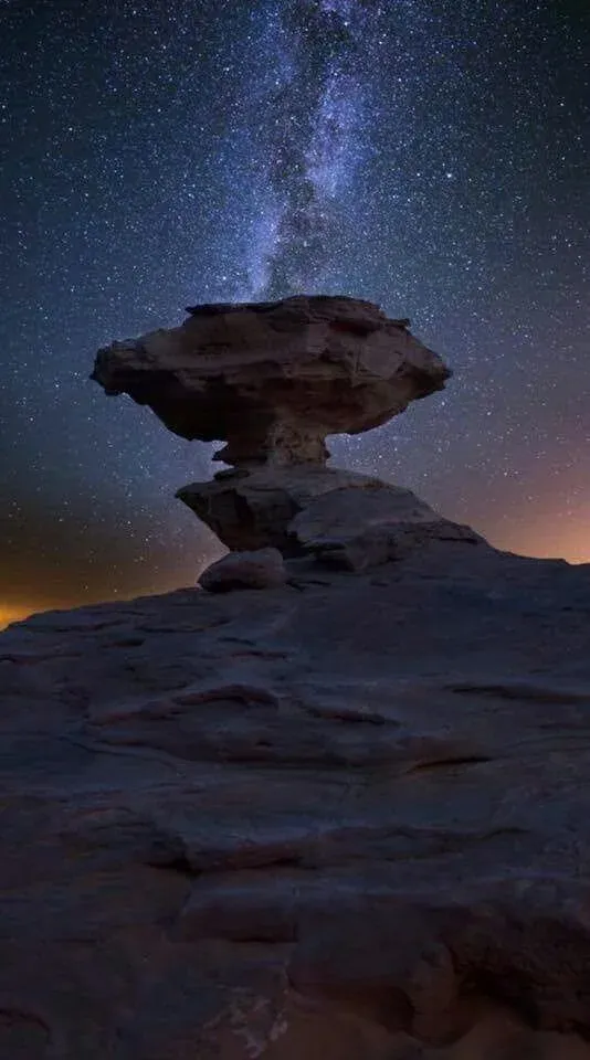 Nuit étoilée dans le désert blanc